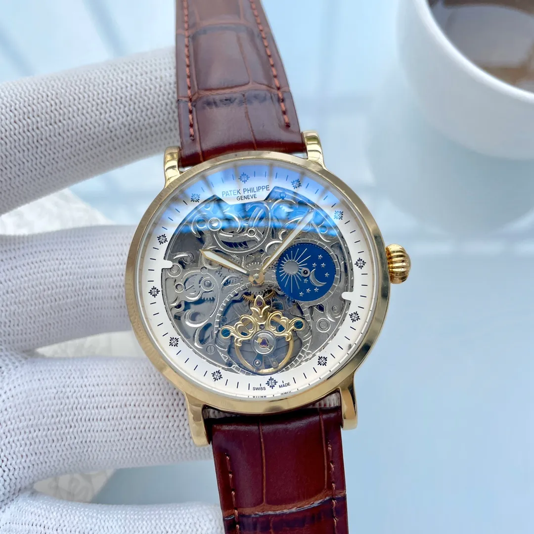 【Foreign Trade Import】💰1520! Patek Philippe (top quality, outstanding debut) 🎉🎉 [Type]: Boutique men's watch (top) exquisite quality [Strap]: Genuine leather strap (durable) [Movement]: Top mechanical movement (stable) [Material]: Mineral super strong mirror (wear-resistant) Exquisite quality Generous style Excellent temperament Wisdom and exclusivity [Size]: 42mm in diameter and 12mm in thickness Hot sale on the market! Welcome to reprint!